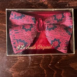 La Scala silk bow tie